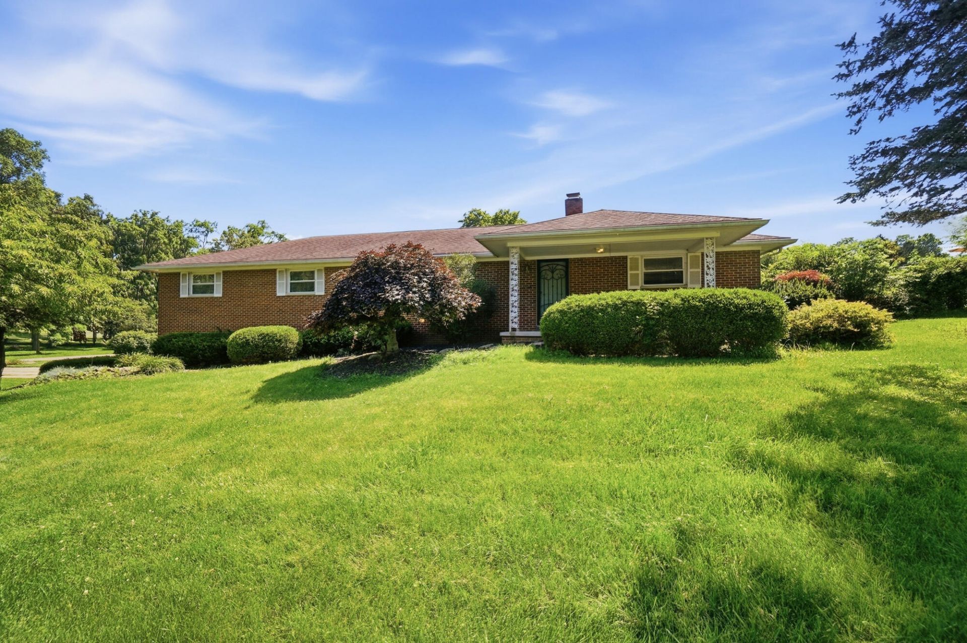 1858 Devon Drive, Springfield, OH 45503 Main Photo