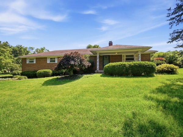 1858 Devon Drive, Springfield, OH 45503