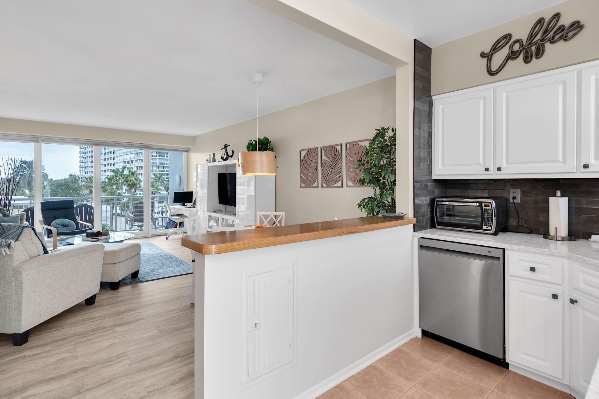 1920 S Ocean Drive, Unit 408, Fort Lauderdale, FL 33316 Photo
