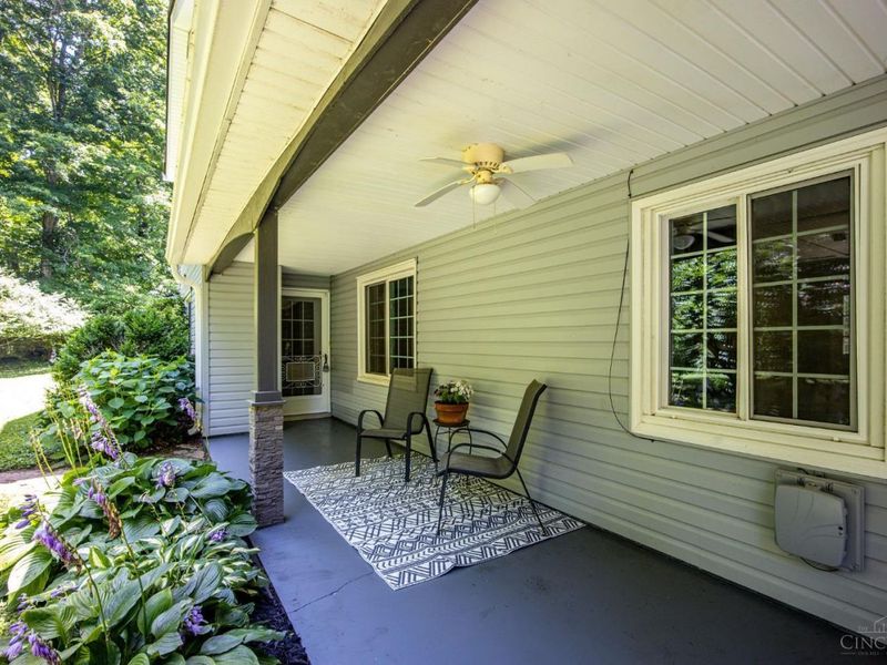 887 Oxford Middletown Road, Milford Township, OH 45013 Photo 2