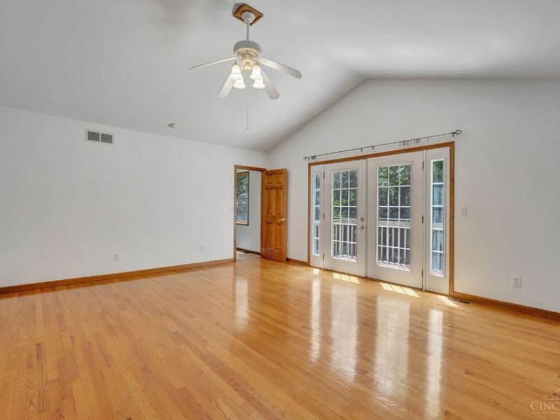 887 Oxford Middletown Road, Milford Township, OH 45013 Photo 24