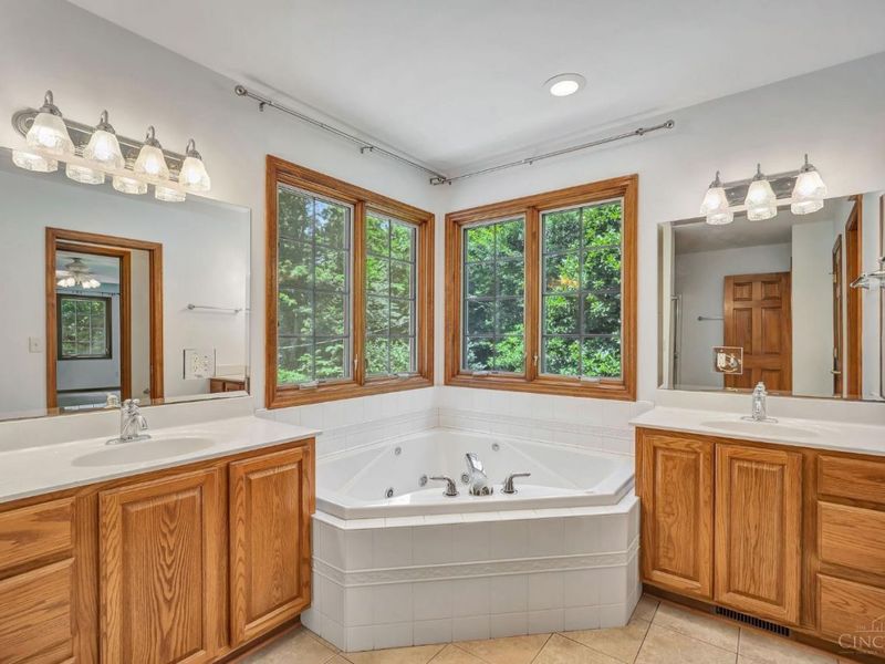 887 Oxford Middletown Road, Milford Township, OH 45013 Photo 28