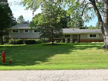 917 S Reading Road S, Bloomfield Hills, MI 48304