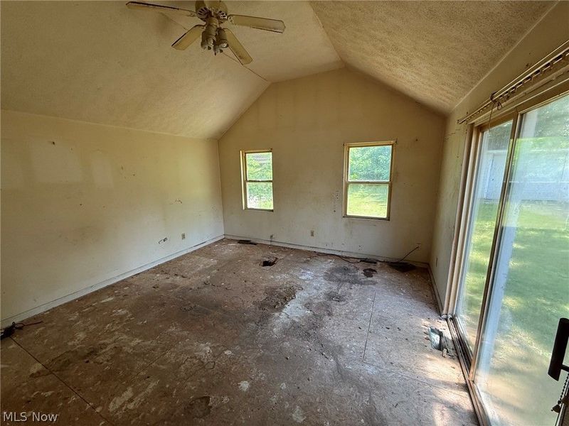 579 Helper Drive, Bedford, OH 44146 Photo 4
