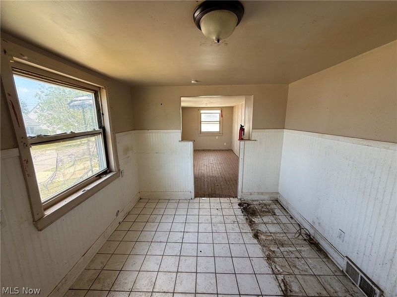 579 Helper Drive, Bedford, OH 44146 Photo 7