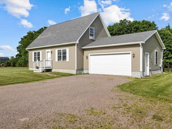 92 Reynolds Road, Grand Isle, VT 05458