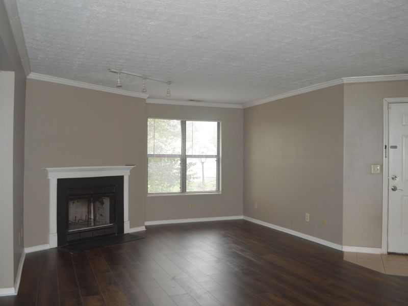 2744 Greystone Drive , Unit D, Columbus, OH 43220 Photo 3