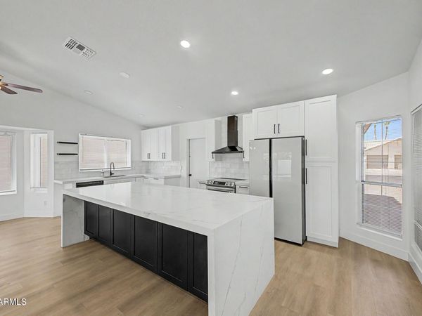 351 W AMOROSO Drive, Gilbert, AZ 85233