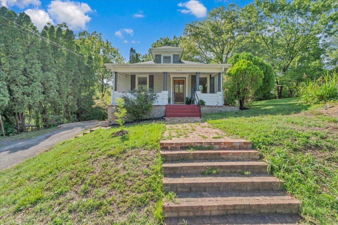 1316 North Ave Ne, Roanoke, VA 24012 Main Photo