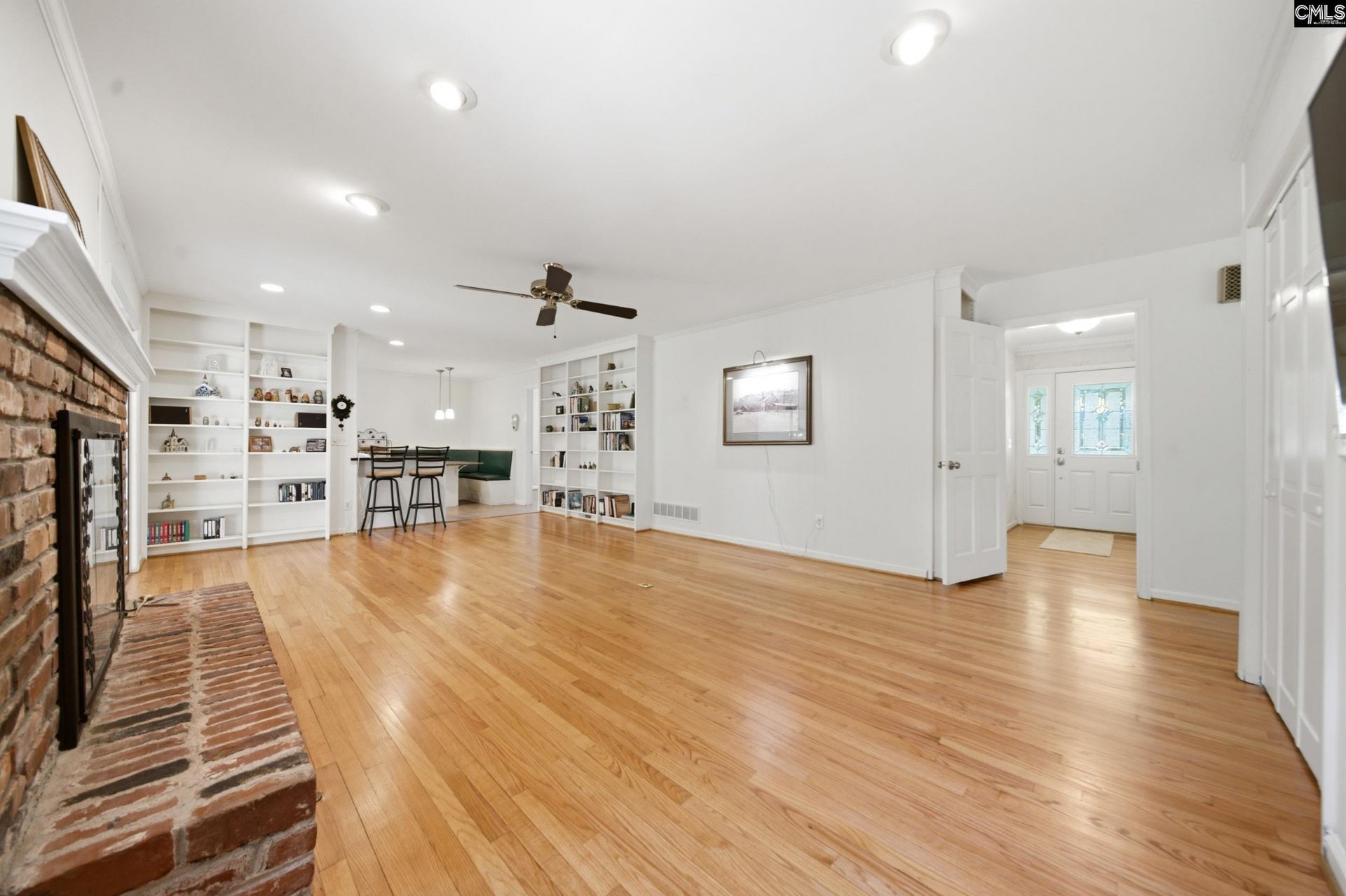 718 Trafalgar Dr.  Photo 11