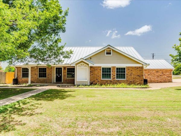 301 Verbena DR, Kyle, TX 78640
