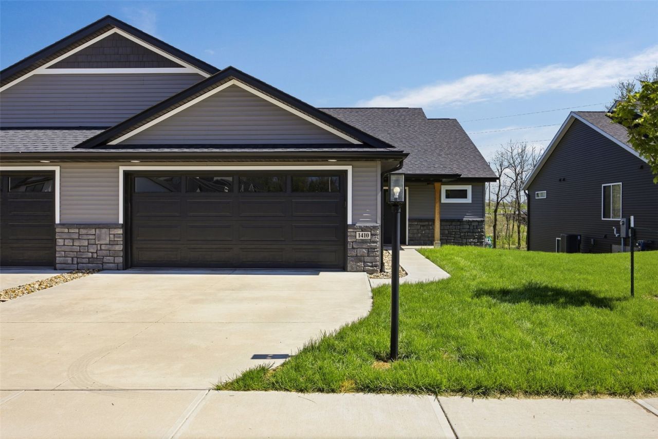 1410 Legend Drive, Tiffin, IA 52340 Main Photo