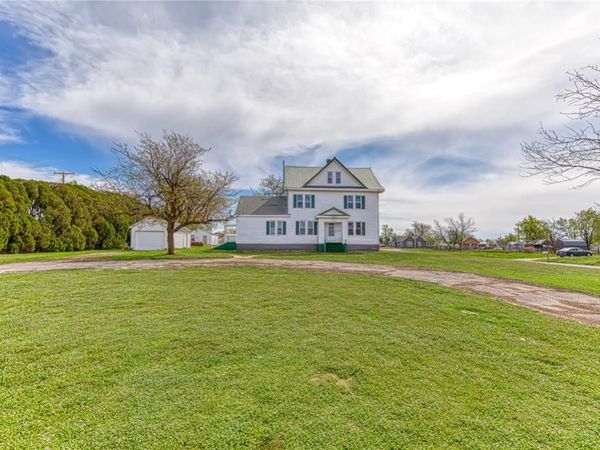 521 S Evans Avenue, Leedey, OK 73654