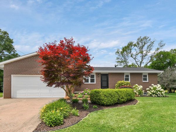 562 Knoll Drive , Granville, OH 43023