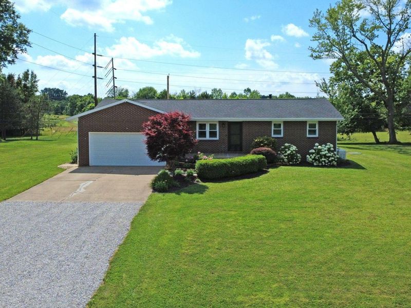 562 Knoll Drive, Granville, OH 43023 Photo 2