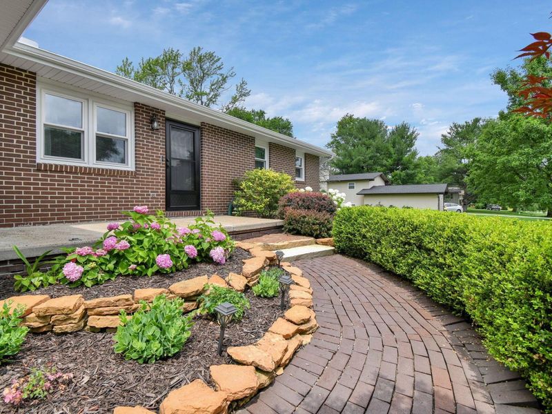 562 Knoll Drive, Granville, OH 43023 Photo 6