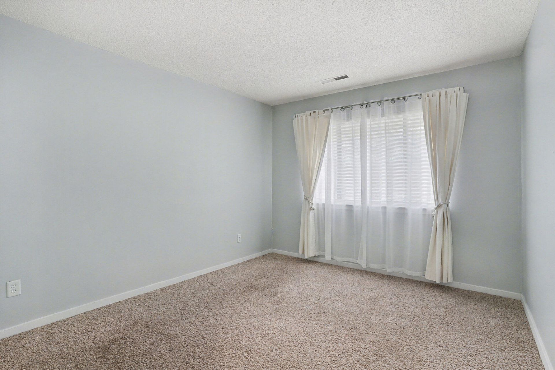 1131 Daffodil Lane Photo 20