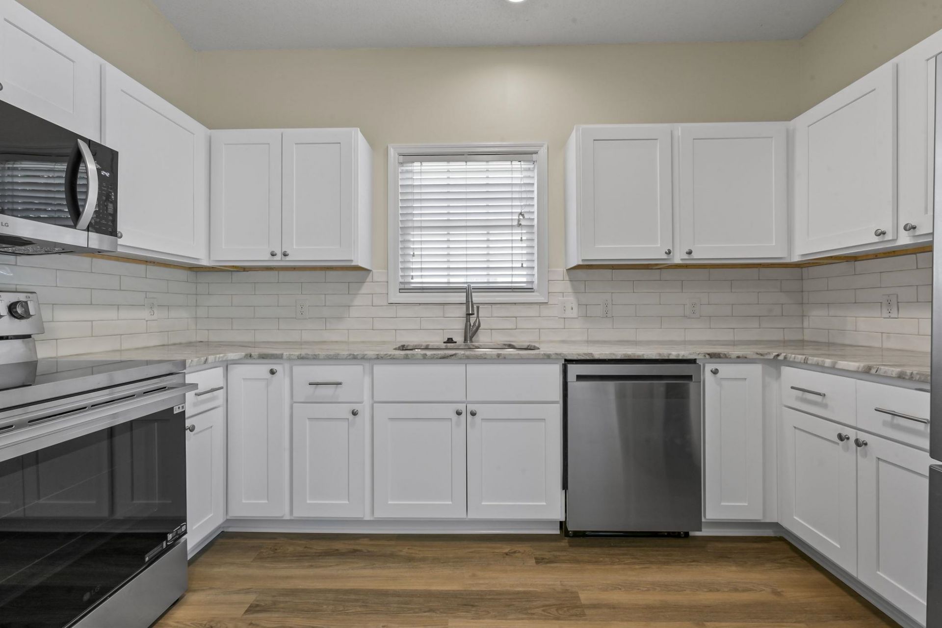 100 Spring Creek Dr. Photo 12