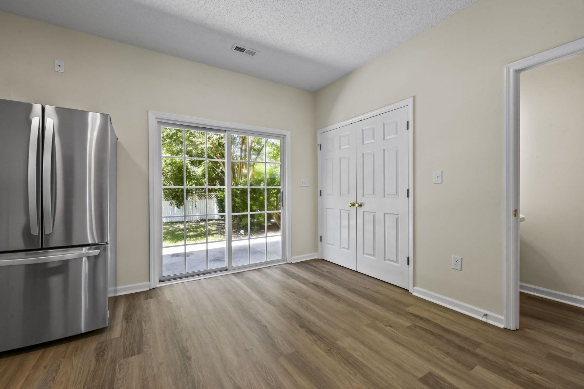 100 Spring Creek Dr. Photo 13