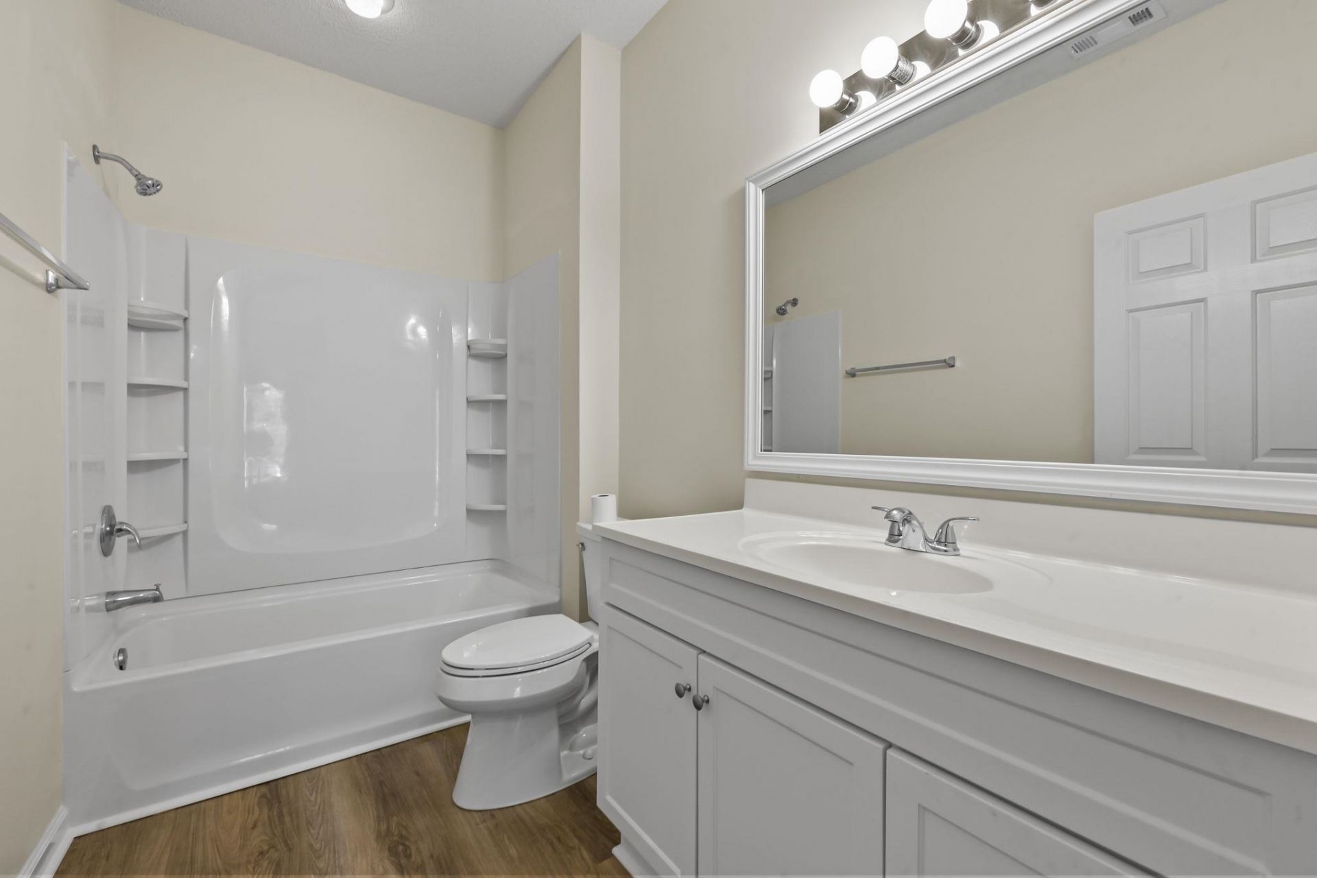 100 Spring Creek Dr. Photo 8