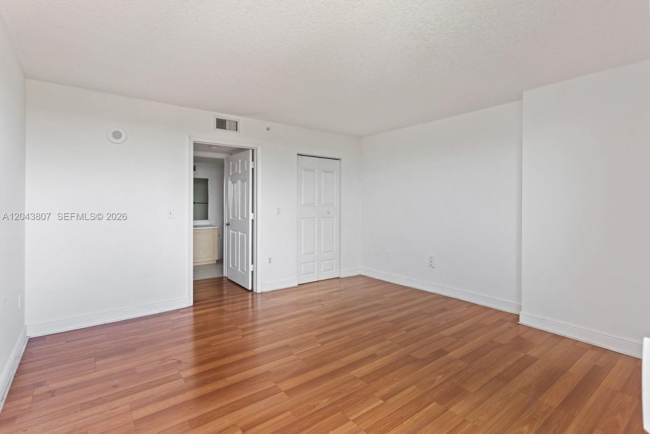 3000 Coral Way, Unit 1507, Miami, FL 33145 Photo
