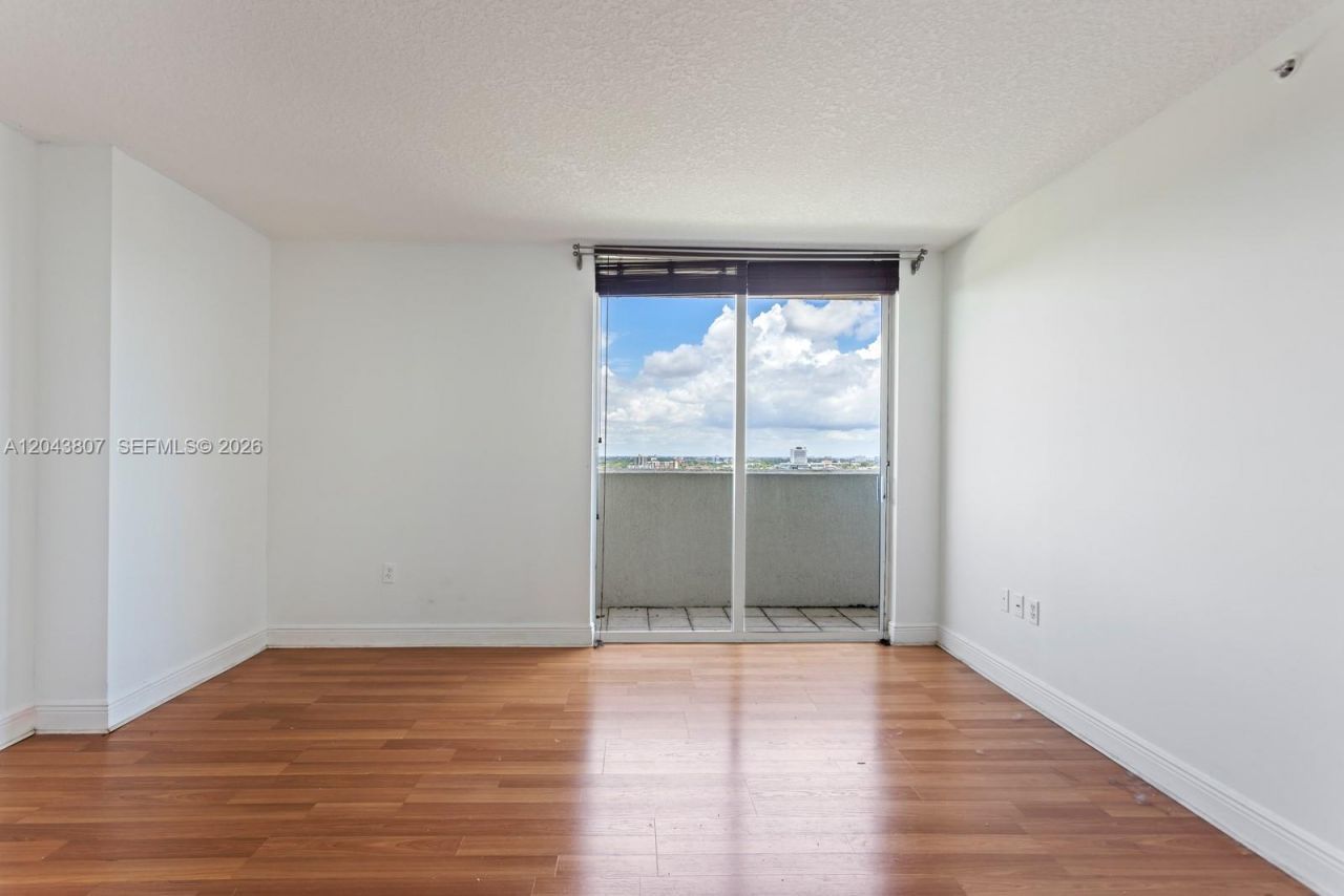 3000 Coral Way, Unit 1507, Miami, FL 33145 Photo