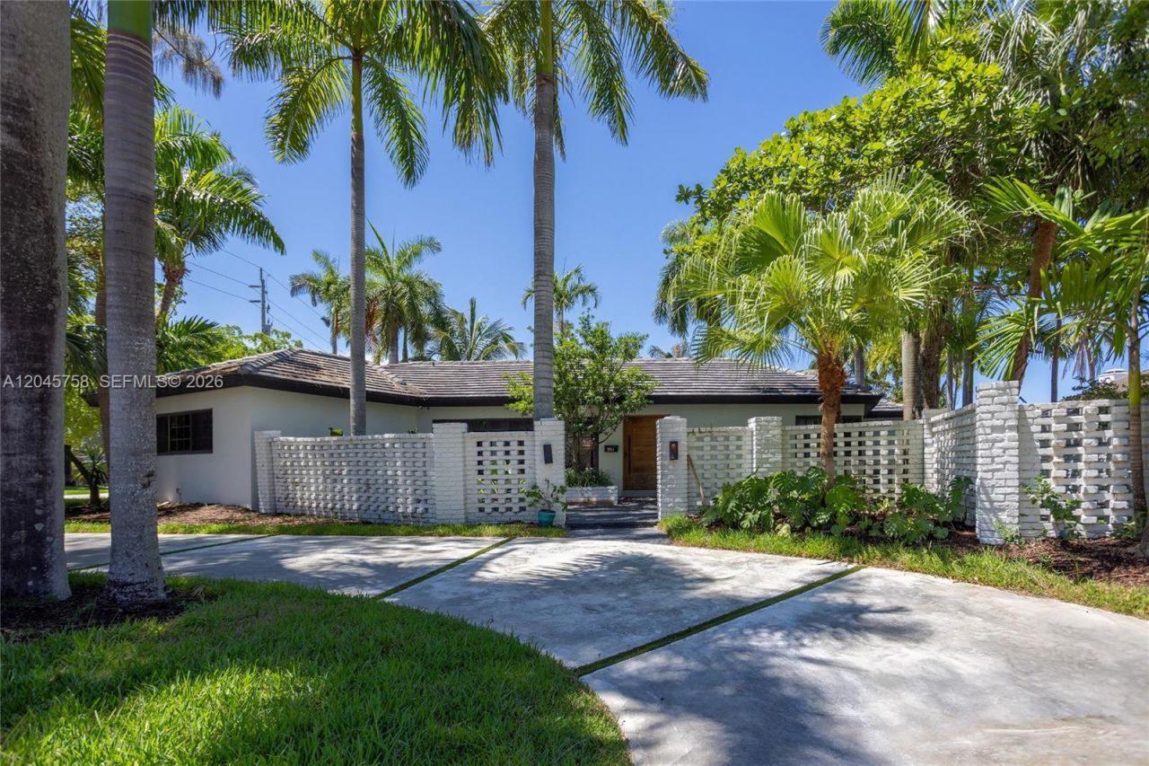 2500 Bayview Dr , Fort Lauderdale, FL 33305 Photo