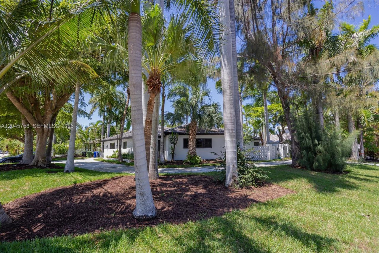 2500 Bayview Dr , Fort Lauderdale, FL 33305 Photo