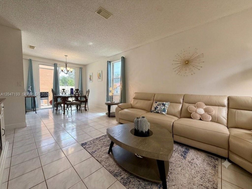 16149 NW 22nd St, Pembroke Pines, FL 33028 Photo