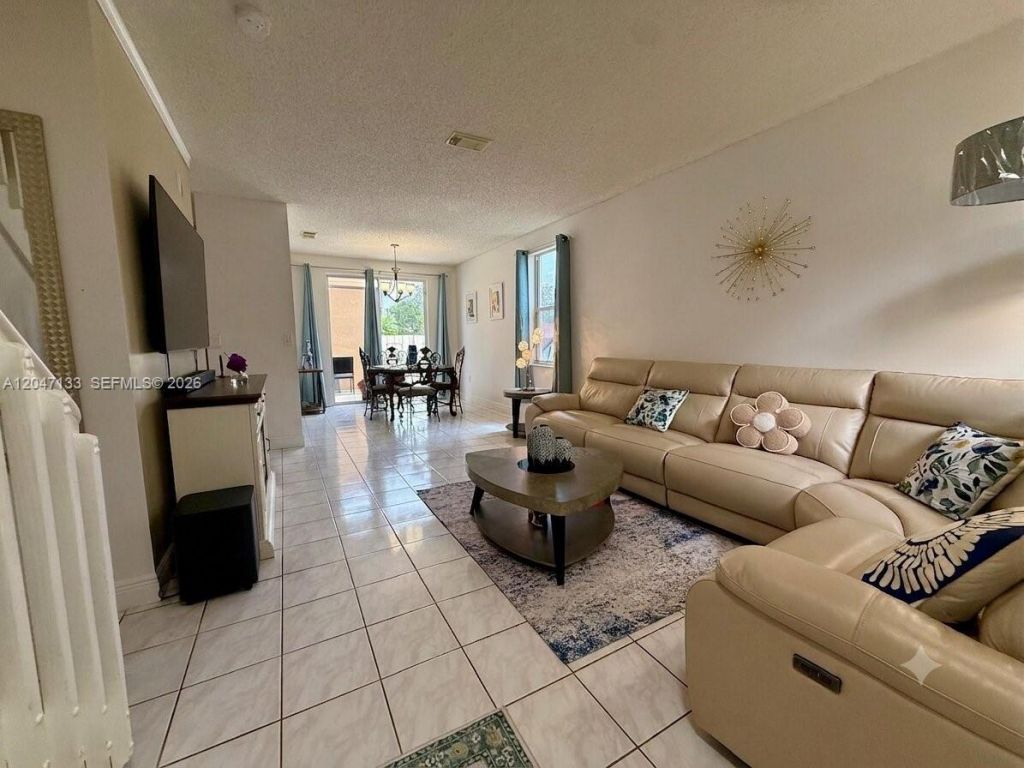 16149 NW 22nd St, Pembroke Pines, FL 33028 Photo