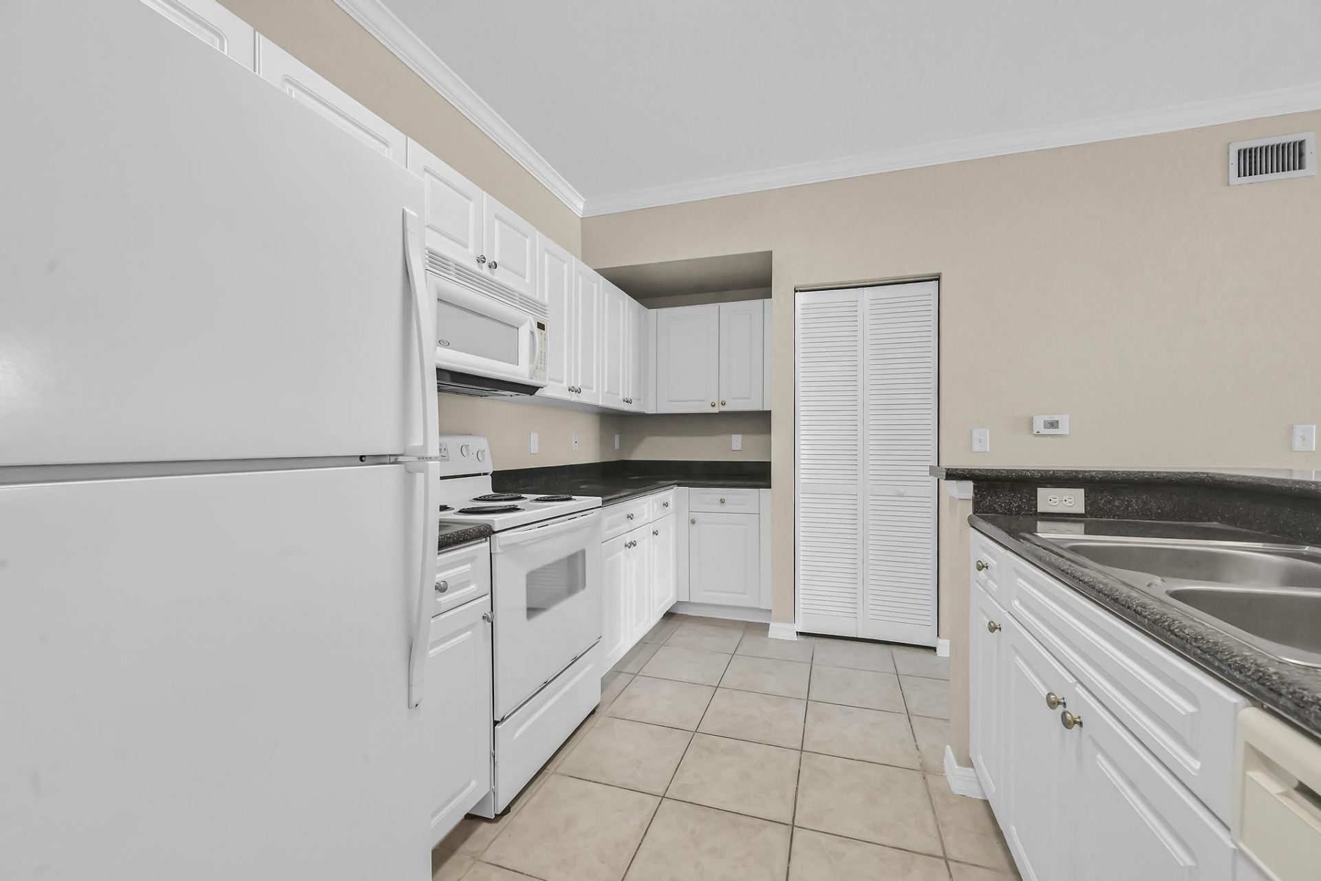 196 SE Kitching Circle, Stuart, FL 34994 Photo