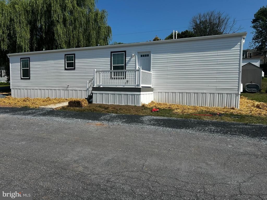 1395 BOWMANSVILLE ROAD , MOHNTON, PA 19540