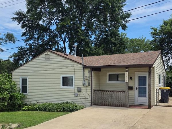 9226 Walnut Street, Kansas City, MO 64114