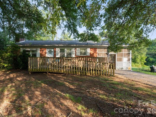 389 Midway Lake Road, Mooresville, NC 28115