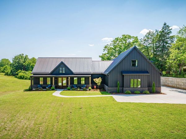 3826 Lake Valley Drive, Kingsport, TN 37664