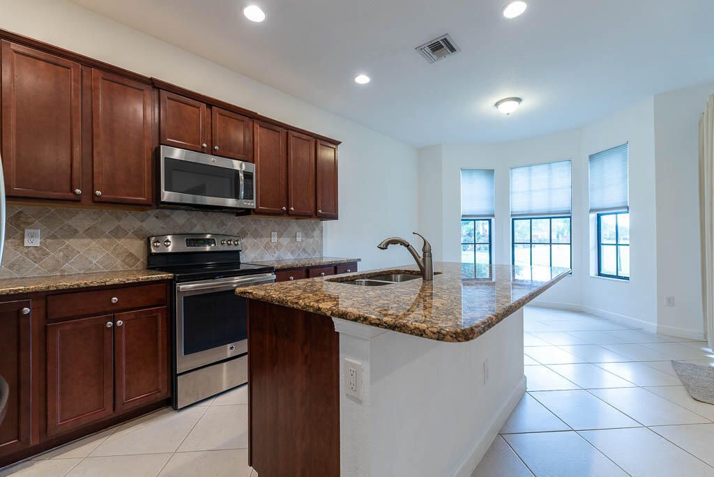 10283 Wellington Parc Drive, Wellington, FL 33449 Photo