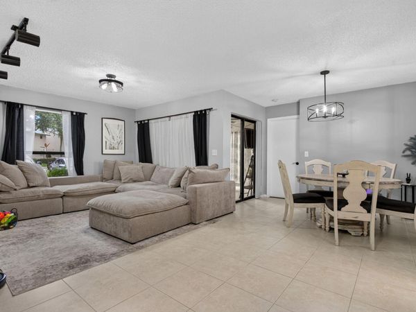 3331 NW 47th Avenue, Unit 3242, Coconut Creek, FL 33063