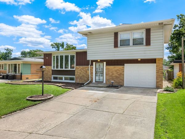 146 Pleasant Drive, Chicago Heights, IL 60411
