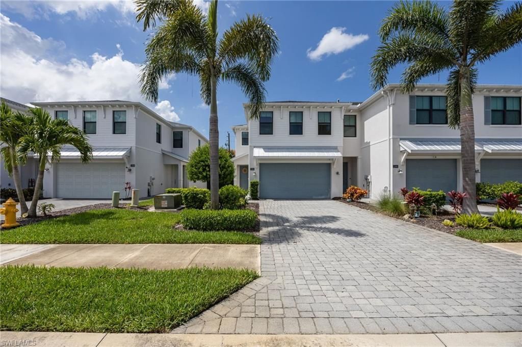 12964 Pembroke Dr, Naples, FL 34105 Photo