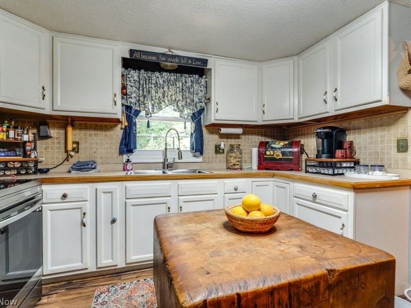 888 Mill Road, Ravenna, OH 44266 Photo 13