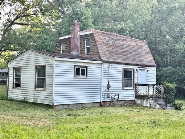 3275 Crestview Avenue, Warren, OH 44483