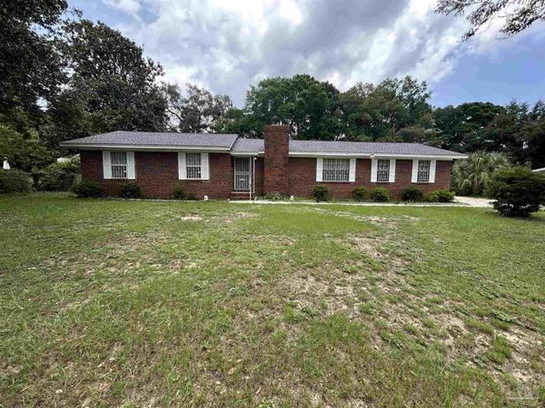 2820 Bayview Way, Pensacola, FL 32503
