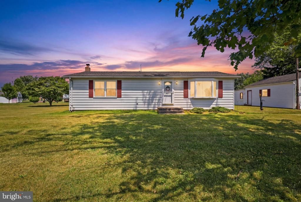 5413 WALTERSDORFF ROAD, SPRING GROVE, PA 17362