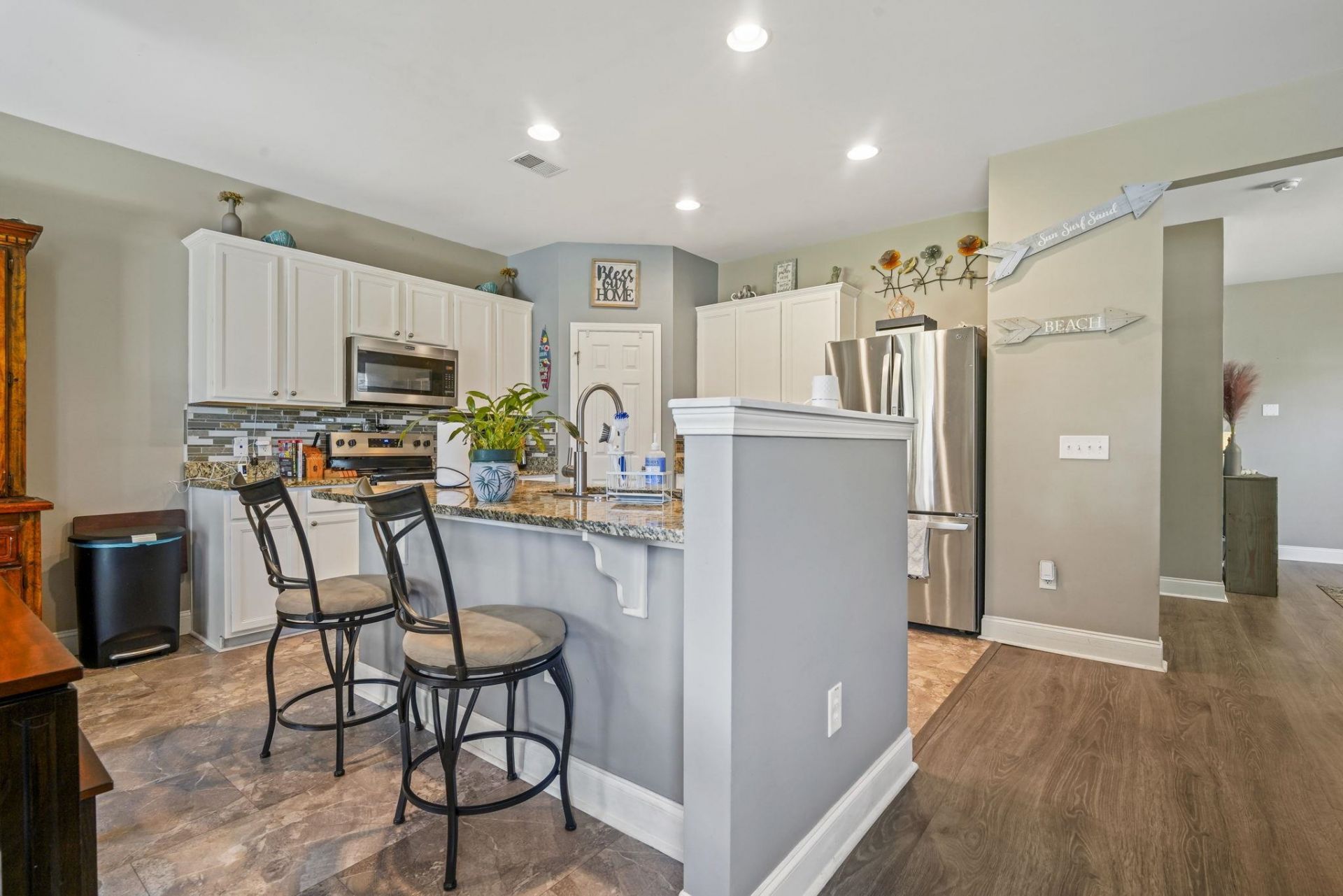 1060 Balmore Dr. Photo 10