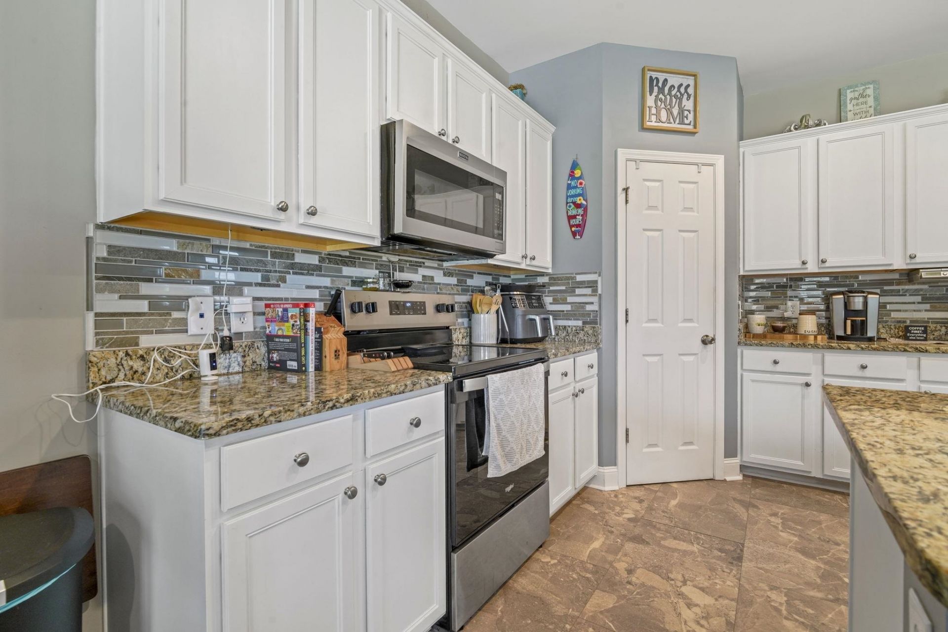 1060 Balmore Dr. Photo 11
