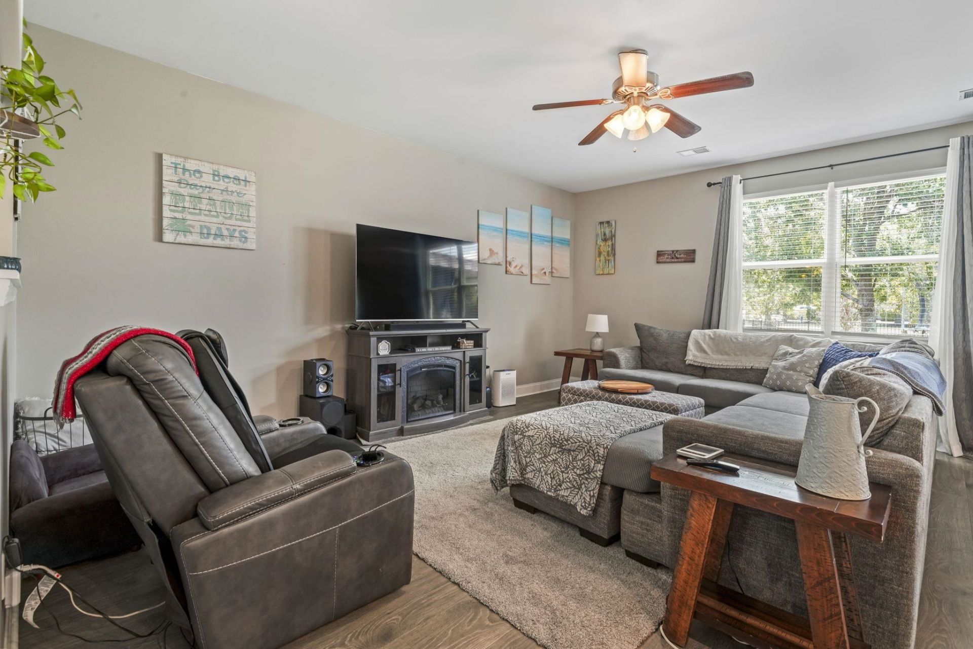 1060 Balmore Dr. Photo 17