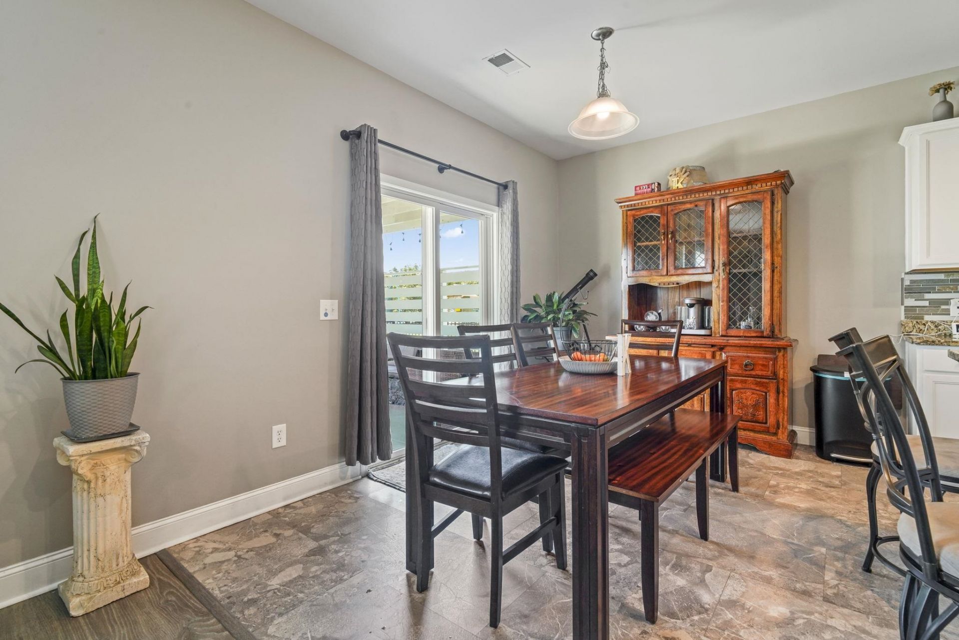 1060 Balmore Dr. Photo 20