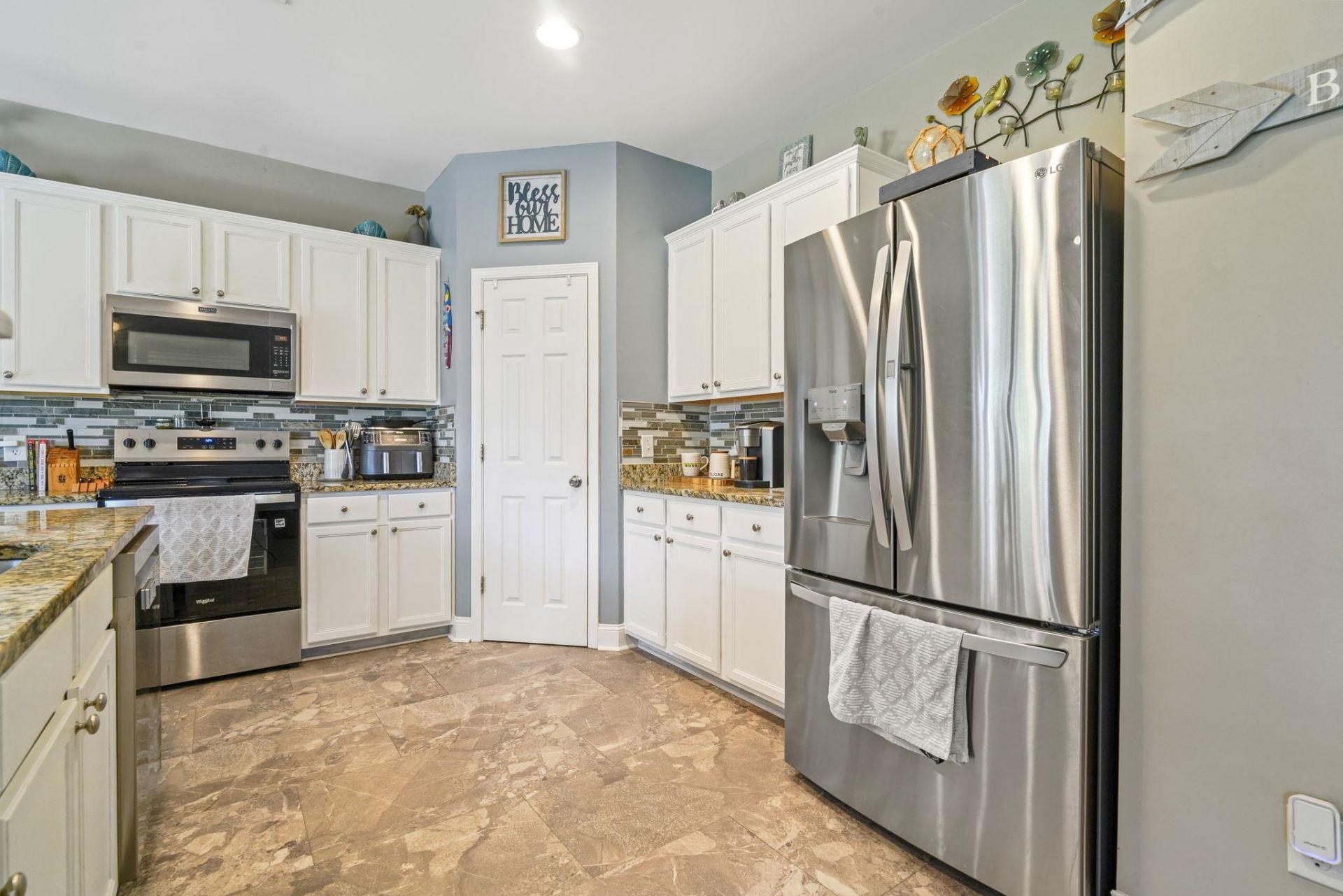 1060 Balmore Dr. Photo 8