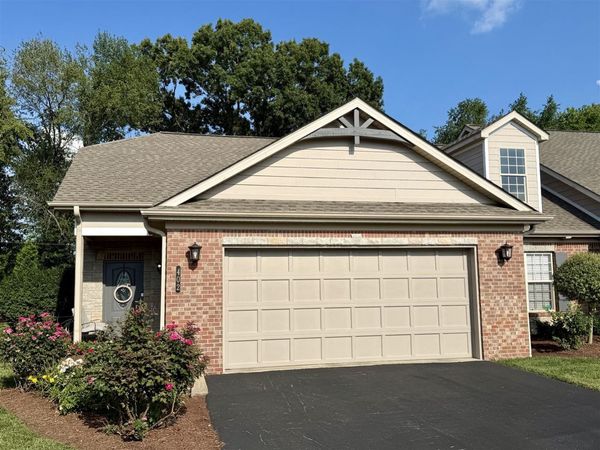 208 Chippewa Drive Unit 402, Bowling Green, KY 42103