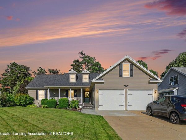 111 Elizabeth Way, Potterville, MI 48876